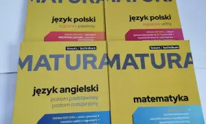 Cztery żółte książki do matury: polski pisemny i ustny, angielski, matematyka.