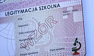 Fragment legitymacji szkolnej z polem na numer PESEL. Sprawdź, ile cyfr ma numer legitymacji szkolnej.