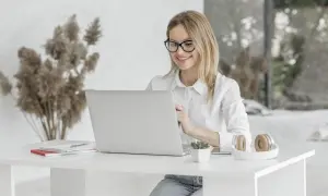 E nauczanie co to? Poznaj kluczowe informacje i korzyści z nauki online