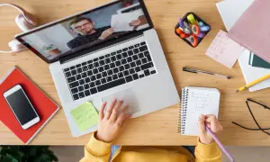 Hybrydowe nauczanie jak wygląda - przykłady i wyzwania w edukacji