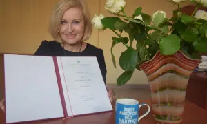 Ile zarabia honorowy profesor oświaty? Zaskakujące fakty o wynagrodzeniu