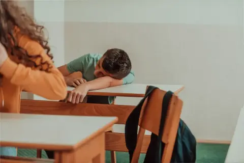 Czy uczeń nieklasyfikowany otrzymuje świadectwo? Zaskakujące odpowiedzi