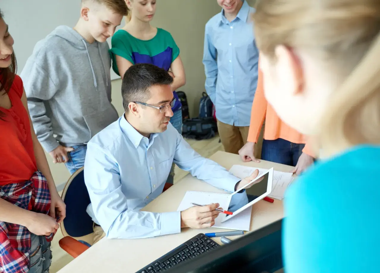 Dlaczego kompetencje medialne stają się coraz ważniejsze już w szkole