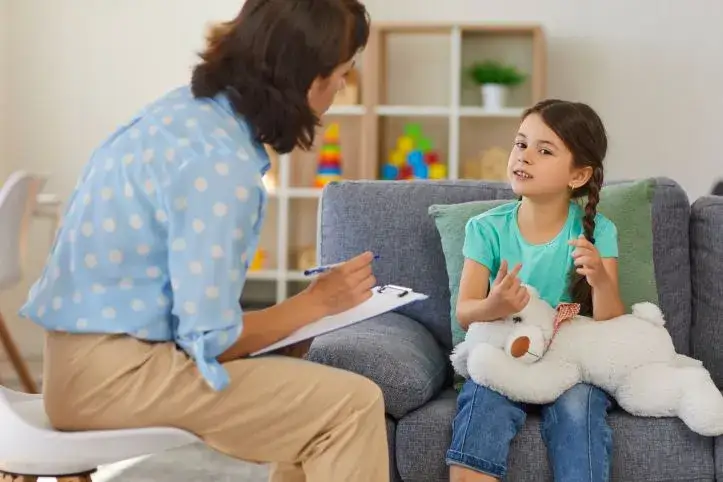 Zdjęcie Czy psycholog szkolny może powiedzieć rodzicom? Zrozum zasady poufności