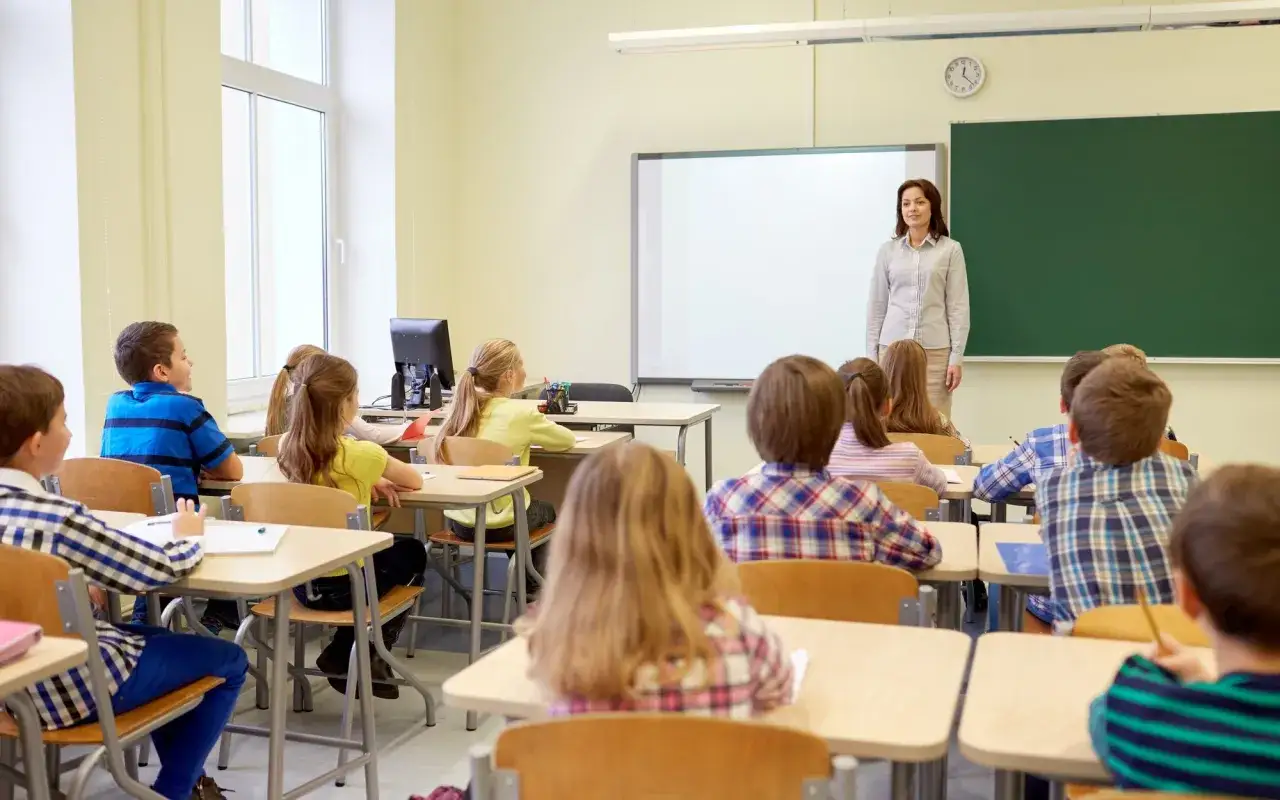 Zdjęcie Czy nauczyciel biologii może uczyć przyrody? Sprawdź wymagania kwalifikacyjne